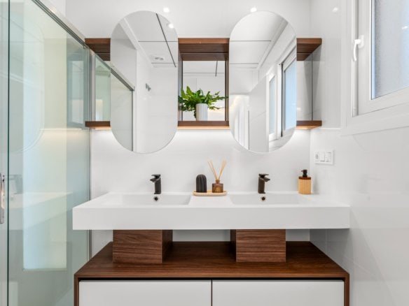 Moderne badkamer in nieuwbouw penthouse met hoogwaardige afwerking in Ciudad Quesada