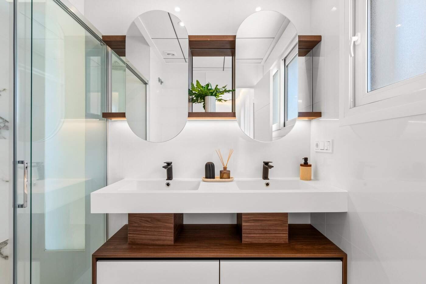 Moderne badkamer in nieuwbouw penthouse met hoogwaardige afwerking in Ciudad Quesada