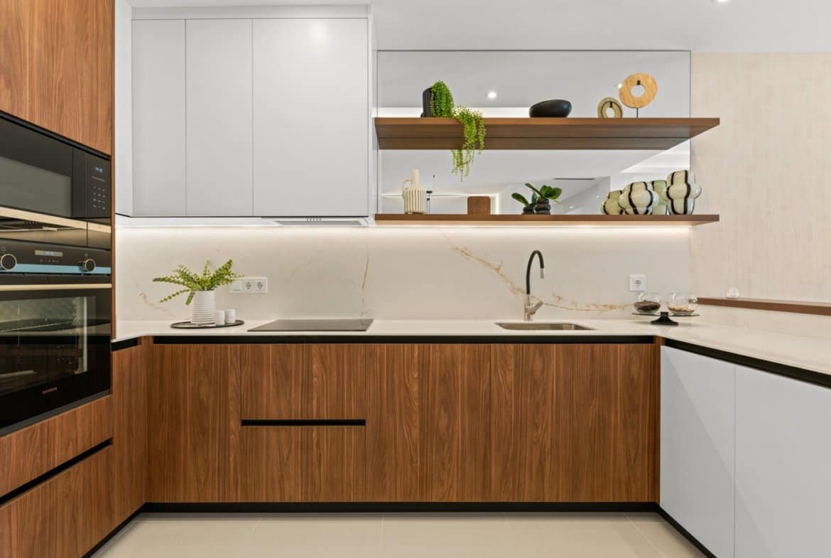 Moderne open keuken in nieuwbouw penthouse Residentie Jazmín in Ciudad Quesada